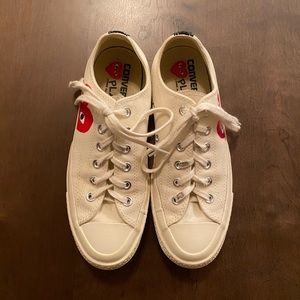 Red Heart Converse